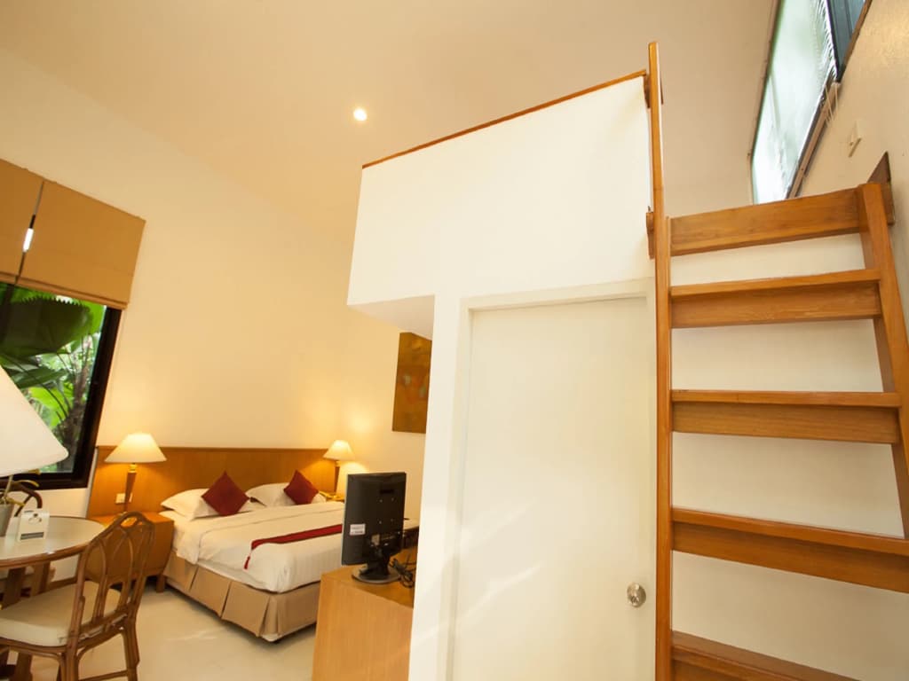 Nern Chalet Beachfront Hotel - photo 3