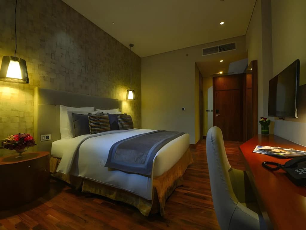 The Avenue Hotel - photo 41