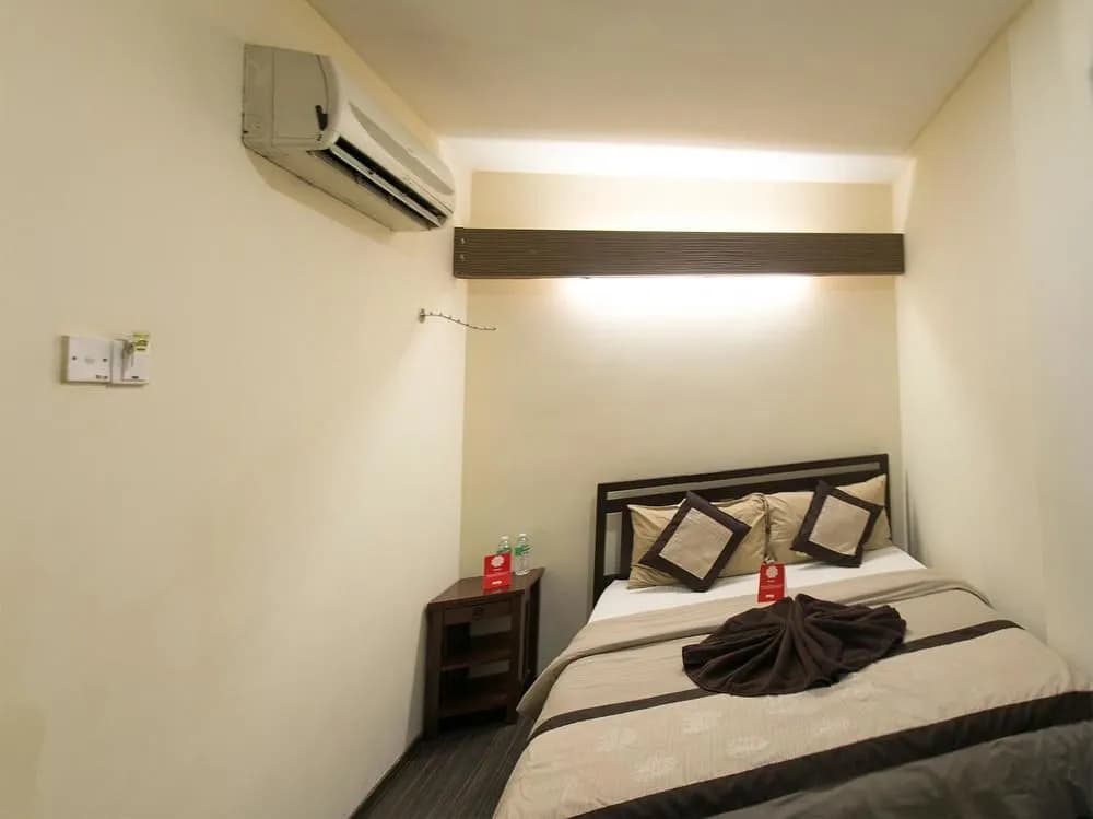 OYO 89979 Diamond Hotel - photo 6
