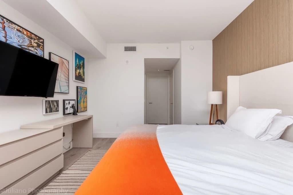 2/2 Hyde Beach Resort 1704 - photo 1