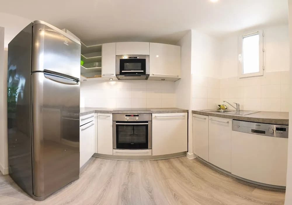 Copernic Right Luminous 2BR Apartment in Paris - photo 12