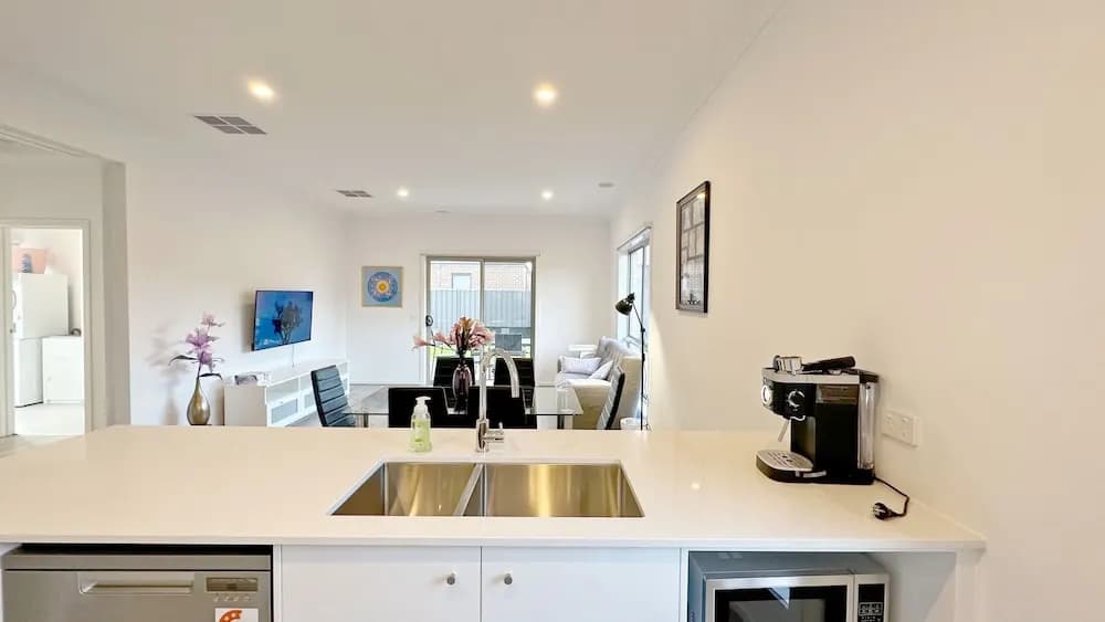 Tarneit Holiday Home - photo 23