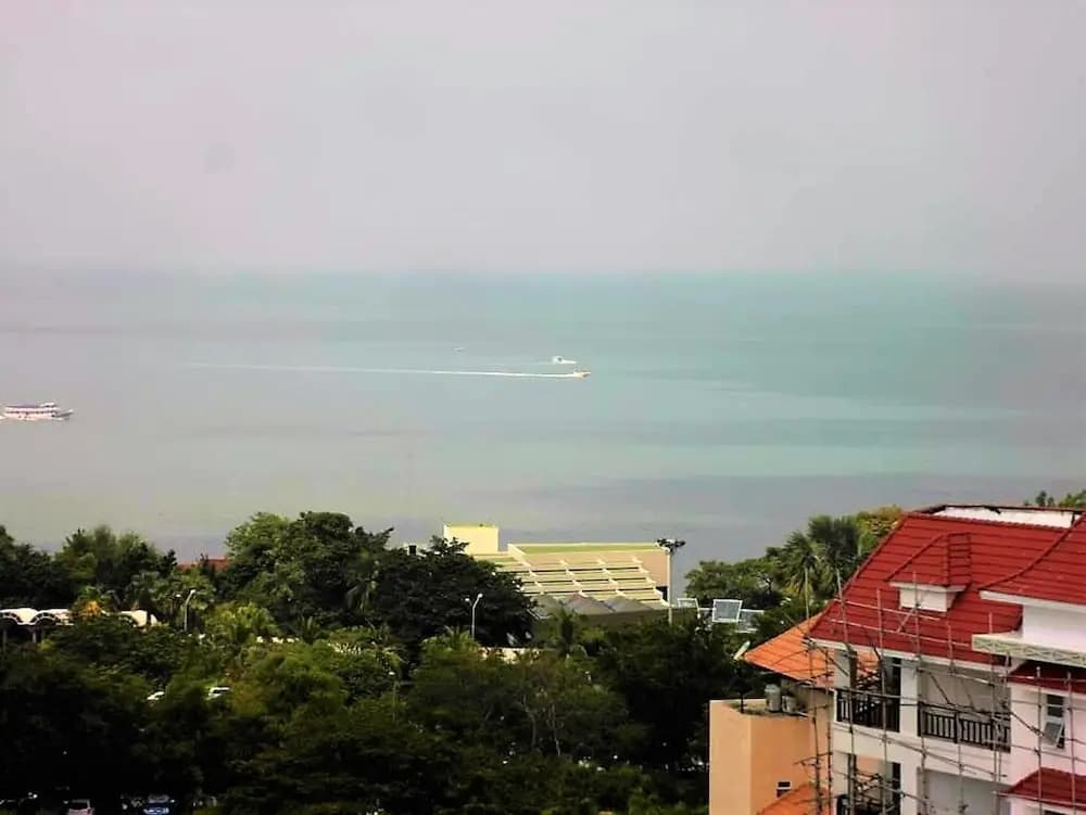 The Cliff Pratumnak - Sea View Studio - Sleeps 2 - photo 4