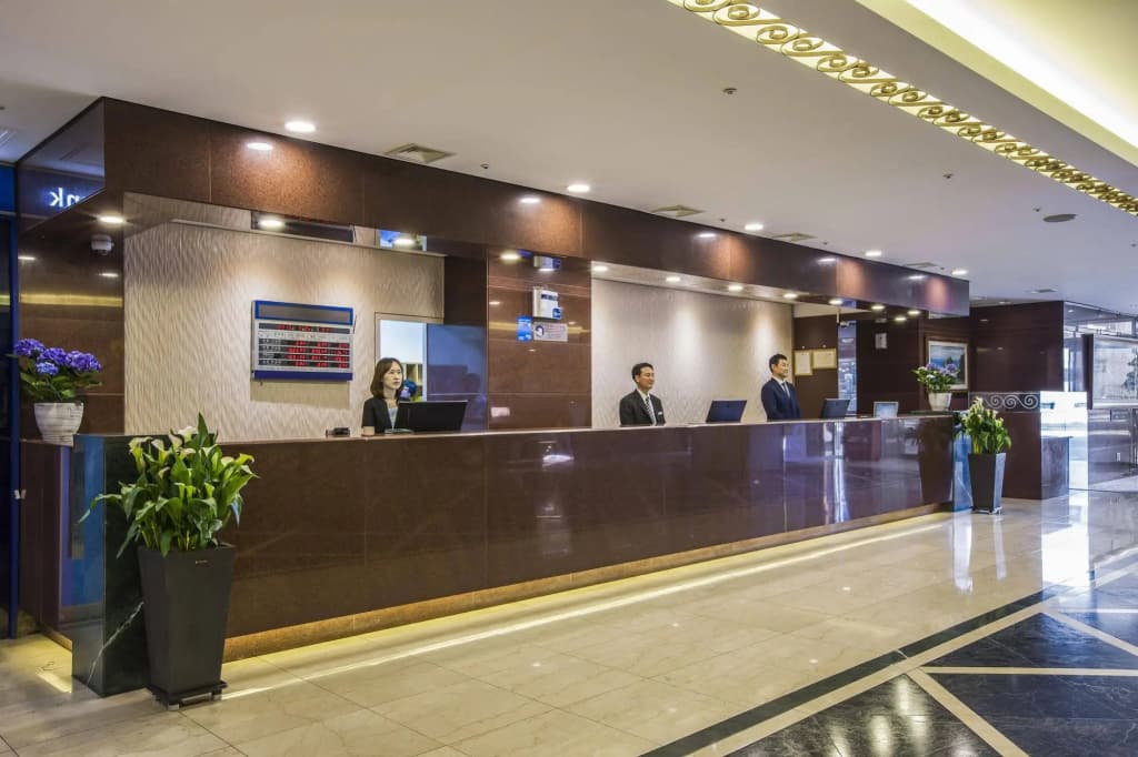 Hamilton Hotel - photo 2