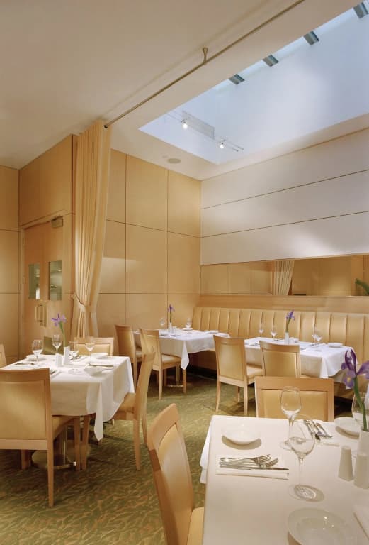 Orchard Garden Hotel - photo 25