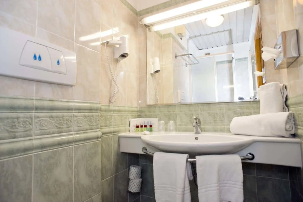 Adoro Hotel - photo 9
