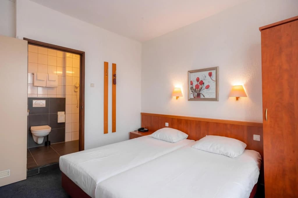 Owl Hotel - photo 3