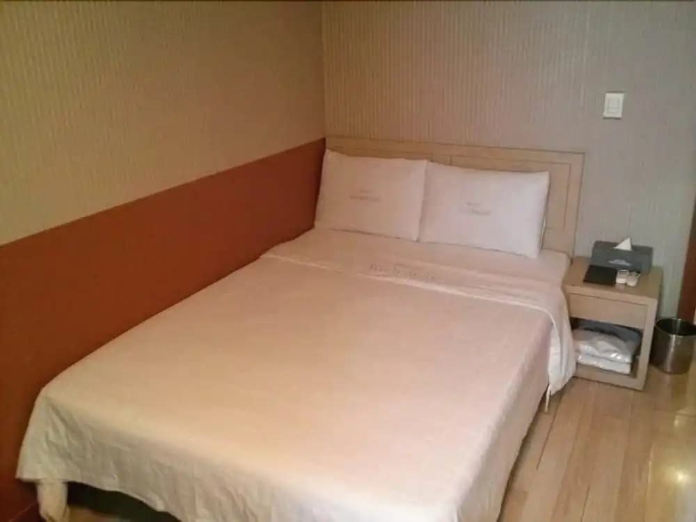 Richmond Hotel - photo 2