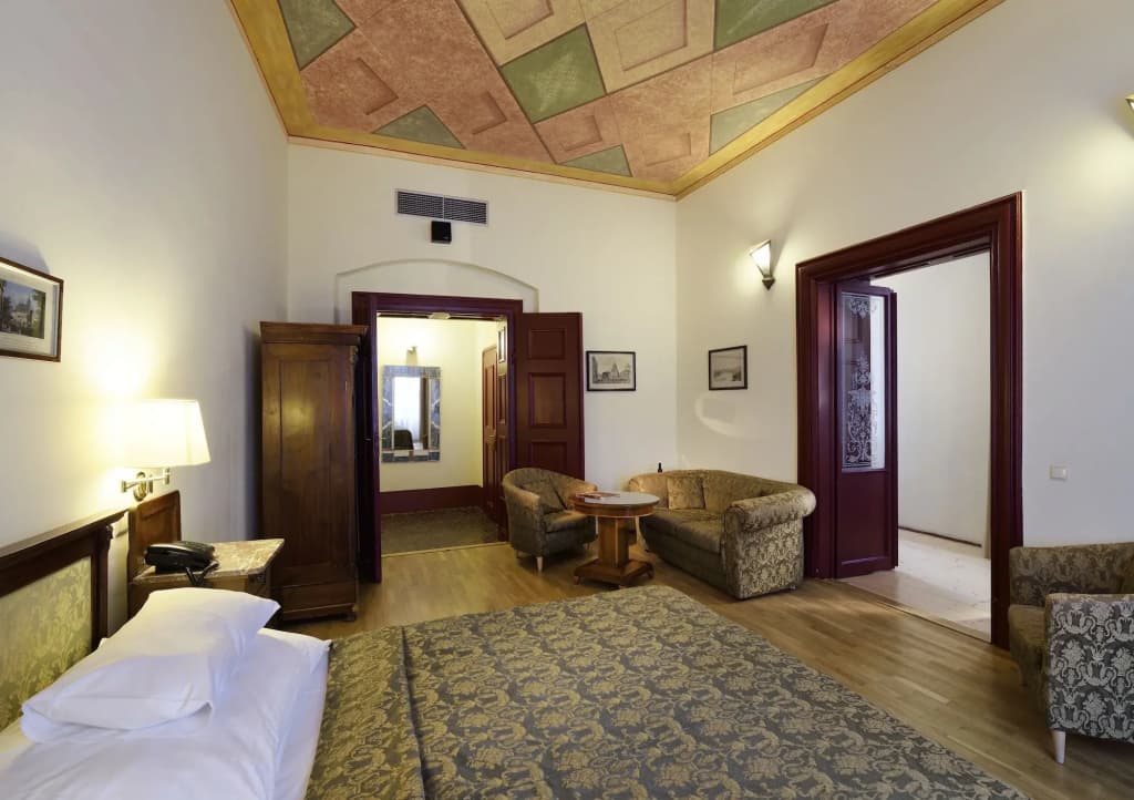 The Charles - photo 4
