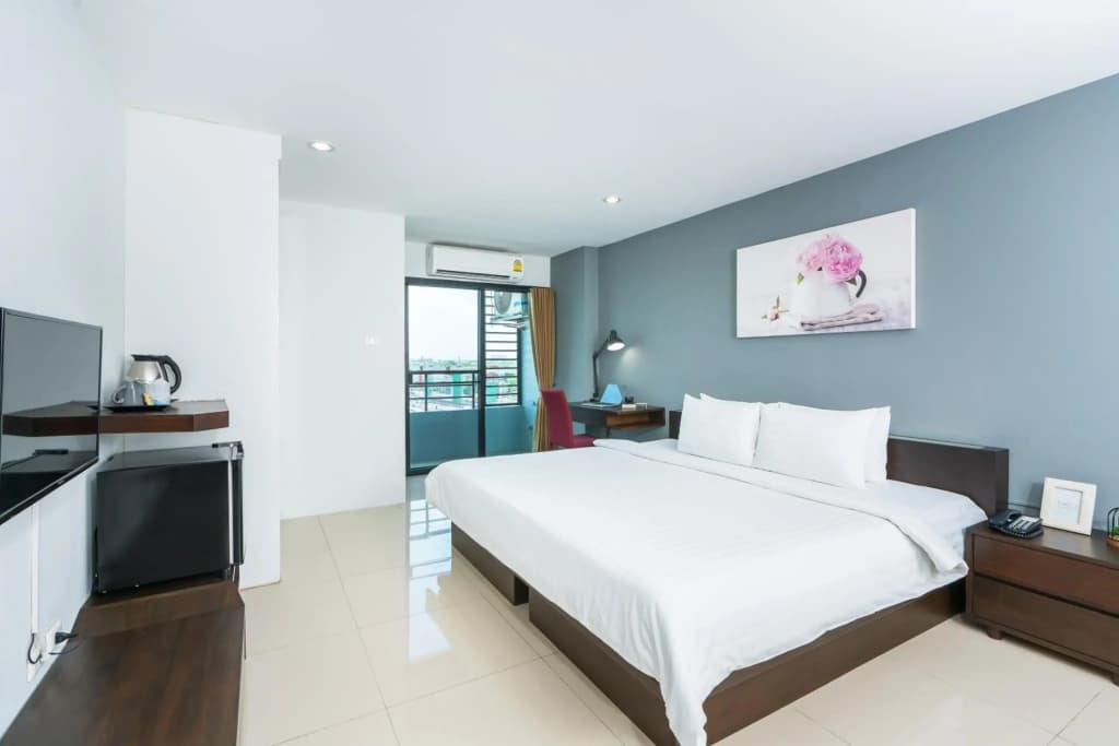 De Botan Srinakarin Hotel & Residence - photo 7
