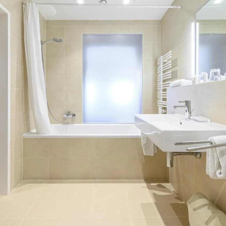 Hotel Caroline - photo 42