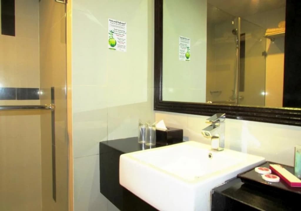 Hotel Orchardz Jayakarta - photo 7
