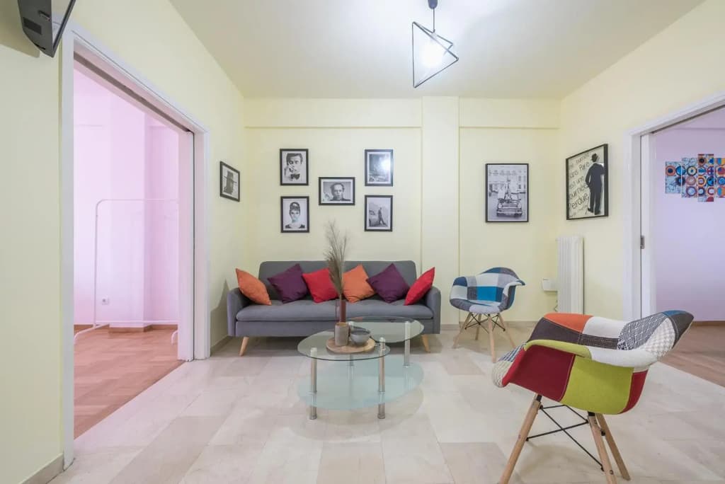 Superb Acropolis view 3bd apt in historical center - photo 15