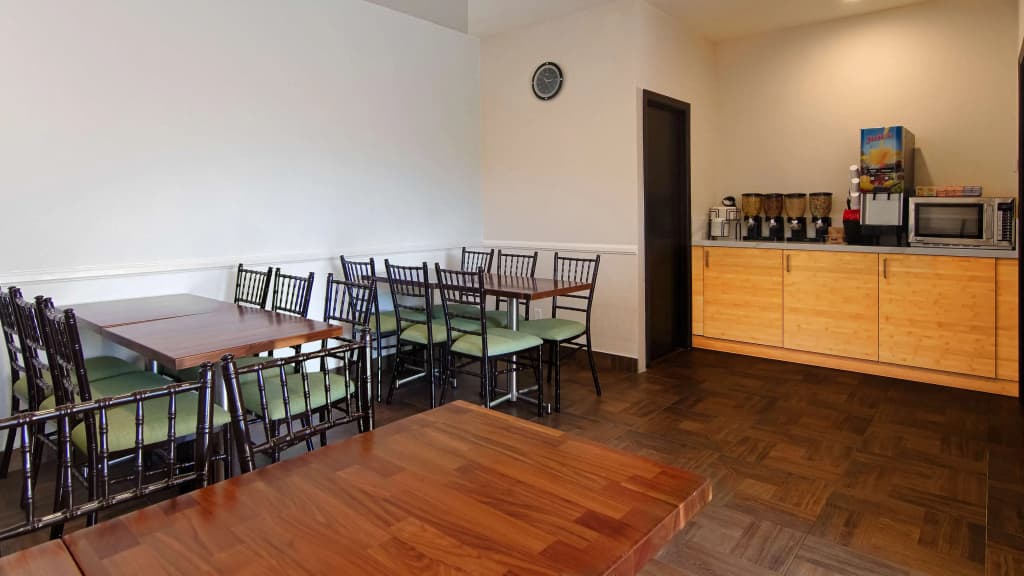 GlenRock Inn & Suites - photo 17