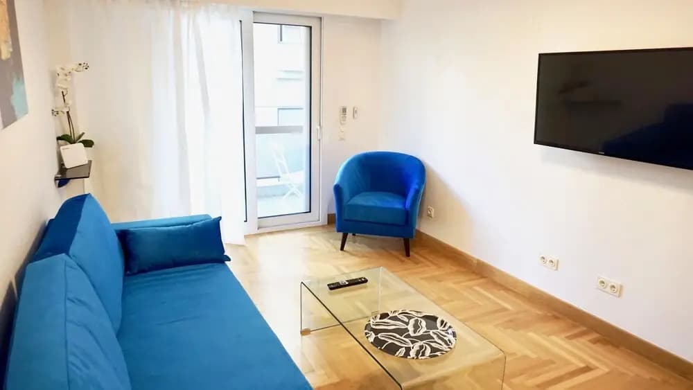 Central & Elegant Apt in Athens - photo 4