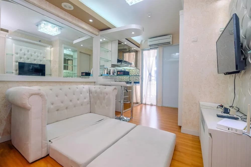 Cozy Stay 2BR Bassura City Apartment - photo 16