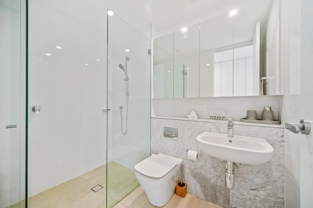 HomeHotel Luxurious Immaculate 3 Bed Apt - photo 8