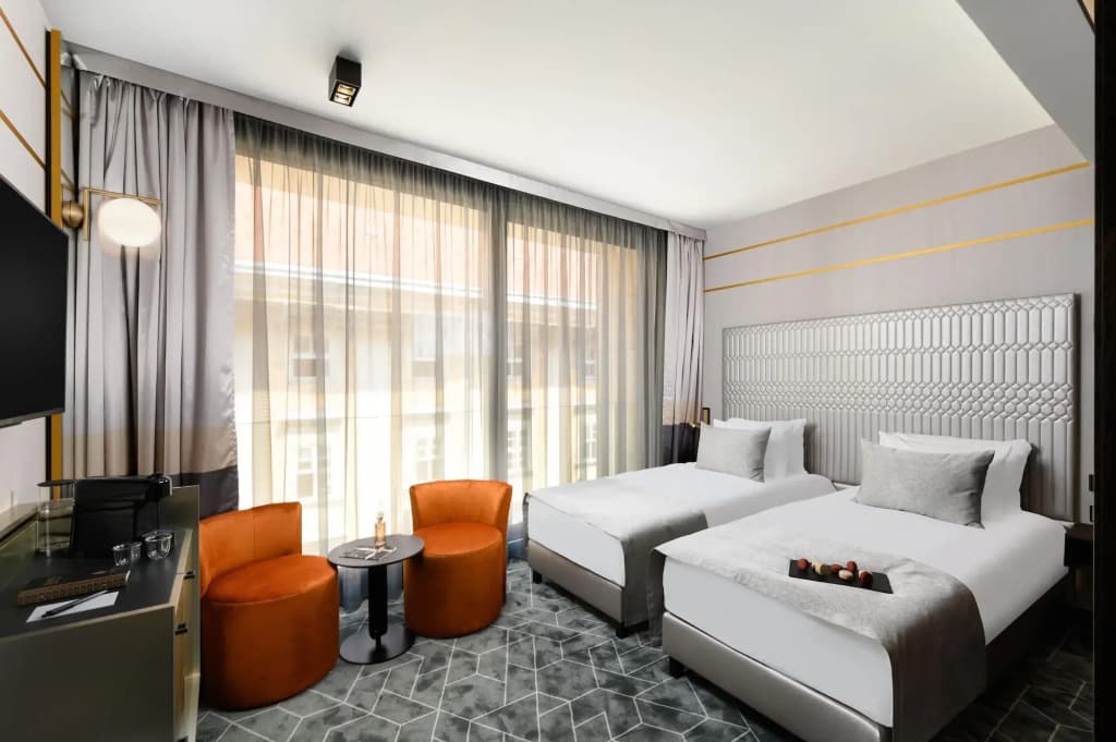 Emerald Hotel - photo 6