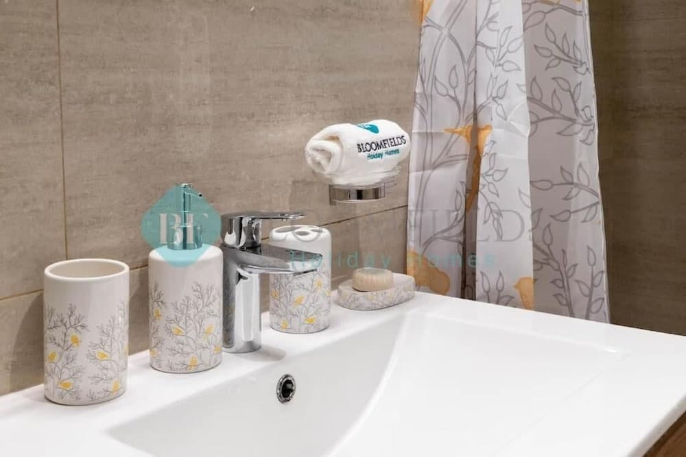 Bloomfields Stylish 1BR In Oasis Mas - photo 8