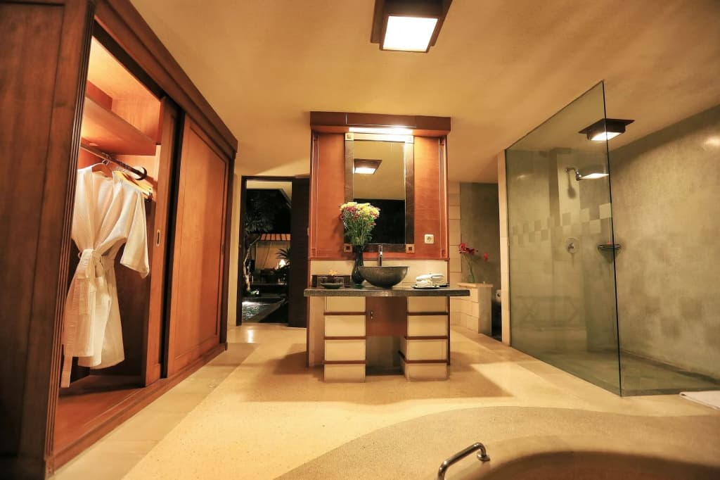 The Sanyas Suite - photo 9