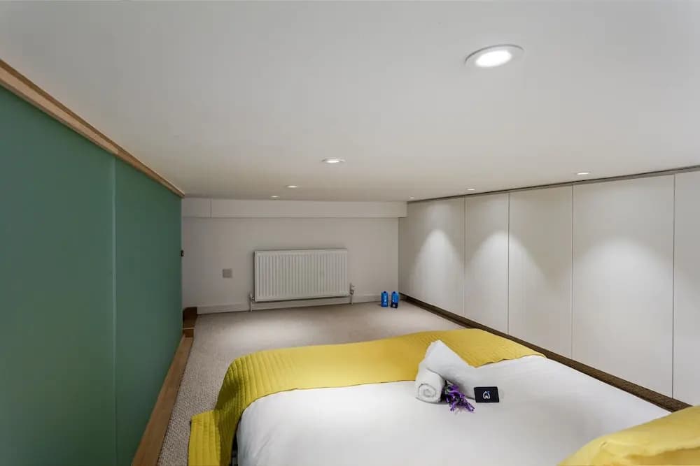 Spacious Canfield Gardens Studio - photo 6