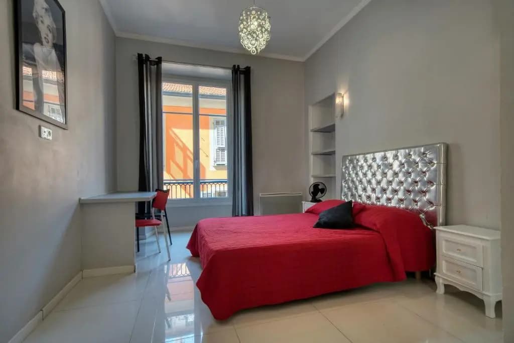 Lusso 5 beds Central Apartment - photo 16