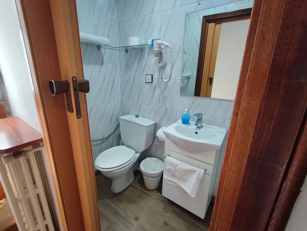 Hostal Cervantes - photo 8