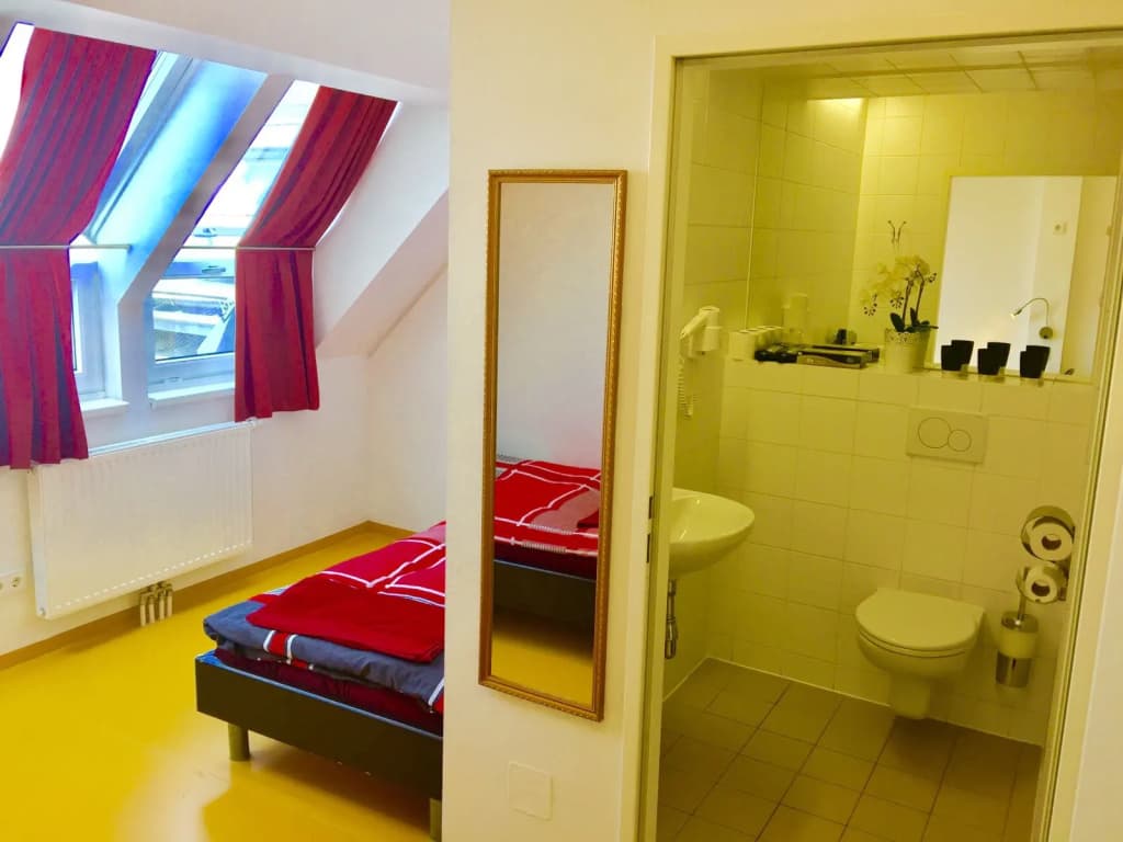 A&T Hotel & Hostel - photo 10