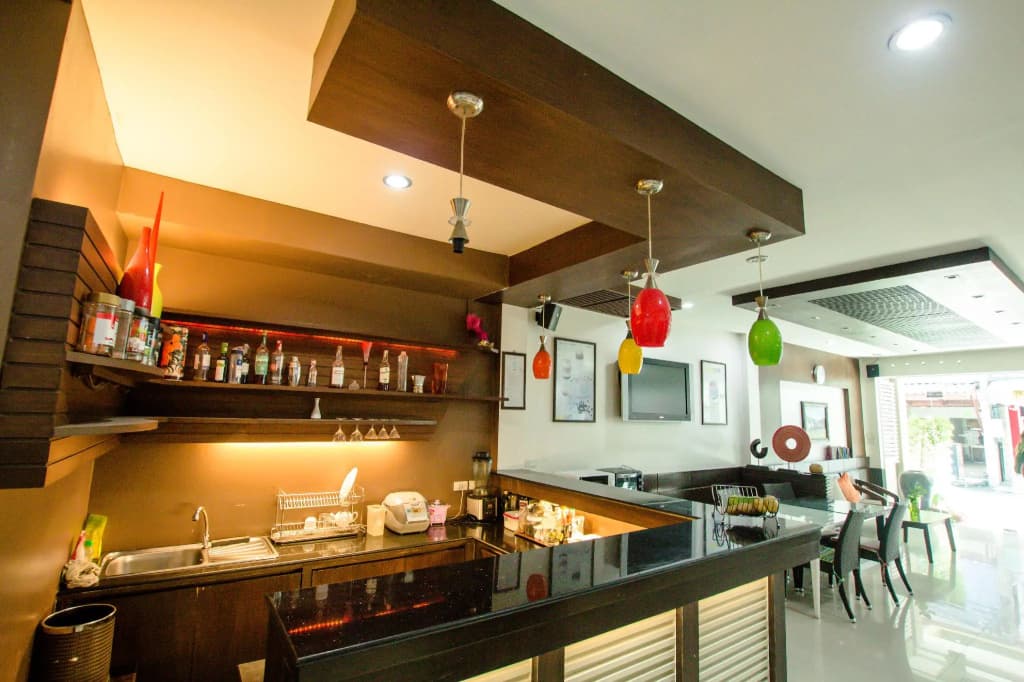 Queen Boutique Hotel - photo 16