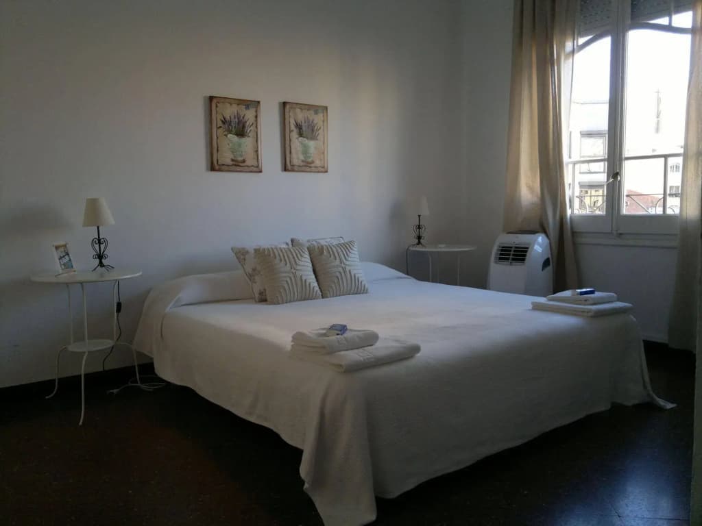 Ally's Guest House Barcelona B&B - photo 5