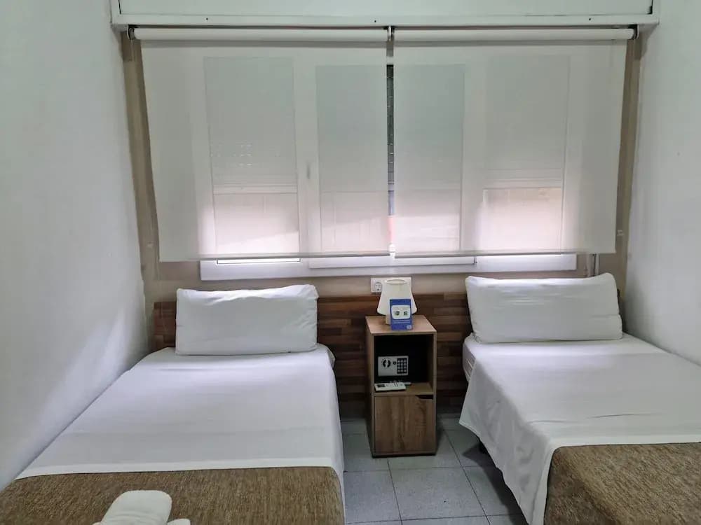 Hostal Elkano - photo 4