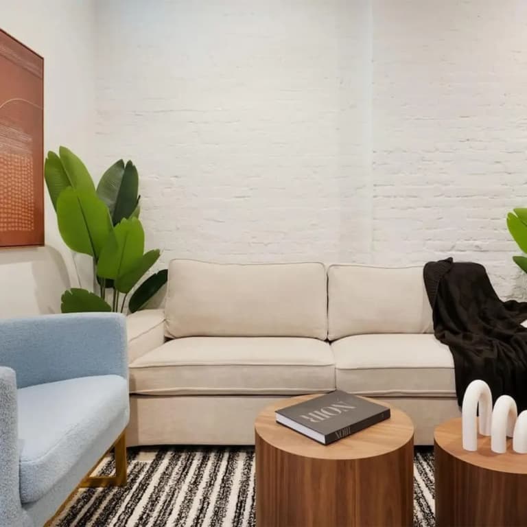 1290-8 New Renovated 2 Bedrooms in UES - photo 9