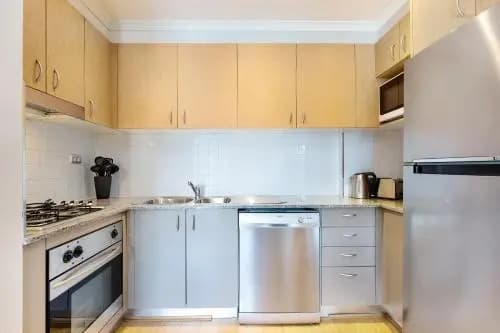 Surry Hills Fully Self Contained Modern 1 Bed Apartment (1012ELZ) - photo 13