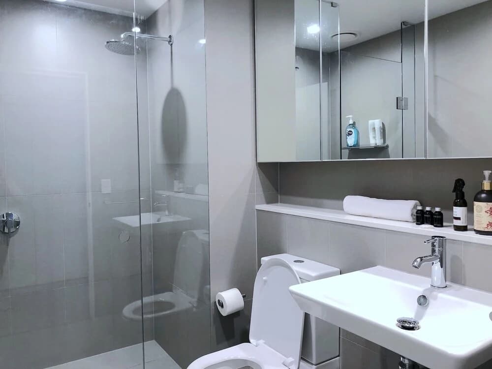 Modern Docklands Apartment in CBD - photo 8