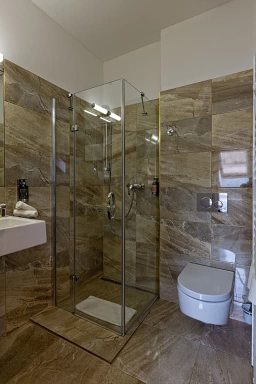 Old Town Residence by Little King - photo 8