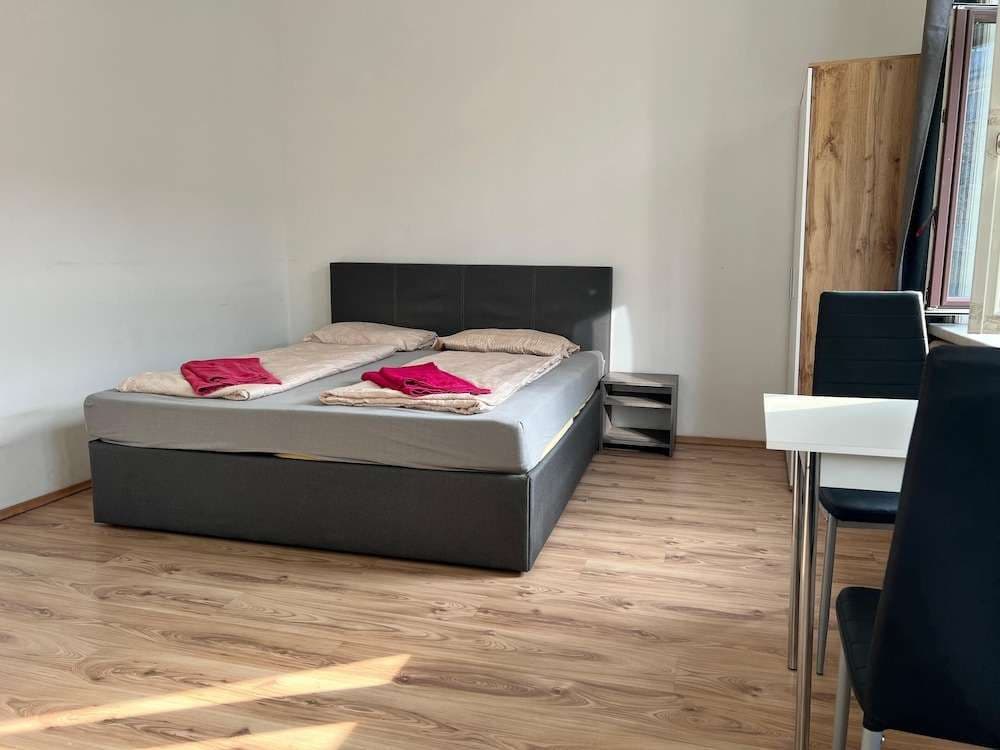 Welcoming 4BR shared Apt.-best location - photo 11