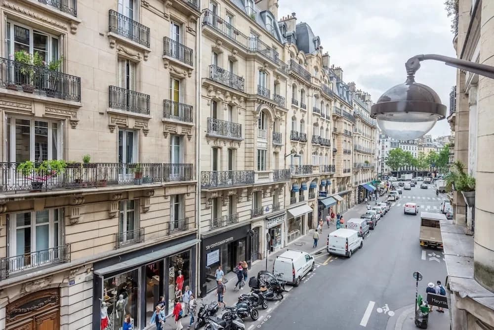Four Saint Germain - Elegant Spacious 3 BDR Apartment in the Heart of Saint Germain - photo 1
