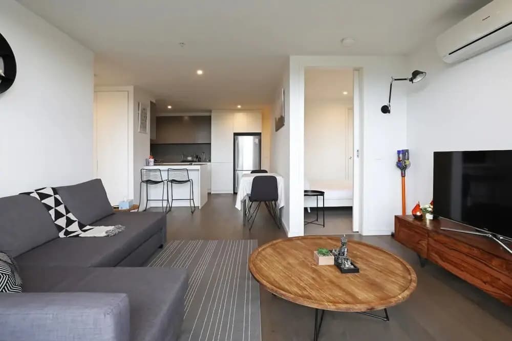 Stylish And Modern 2 Bedroom Melbourne Retreat - photo 1