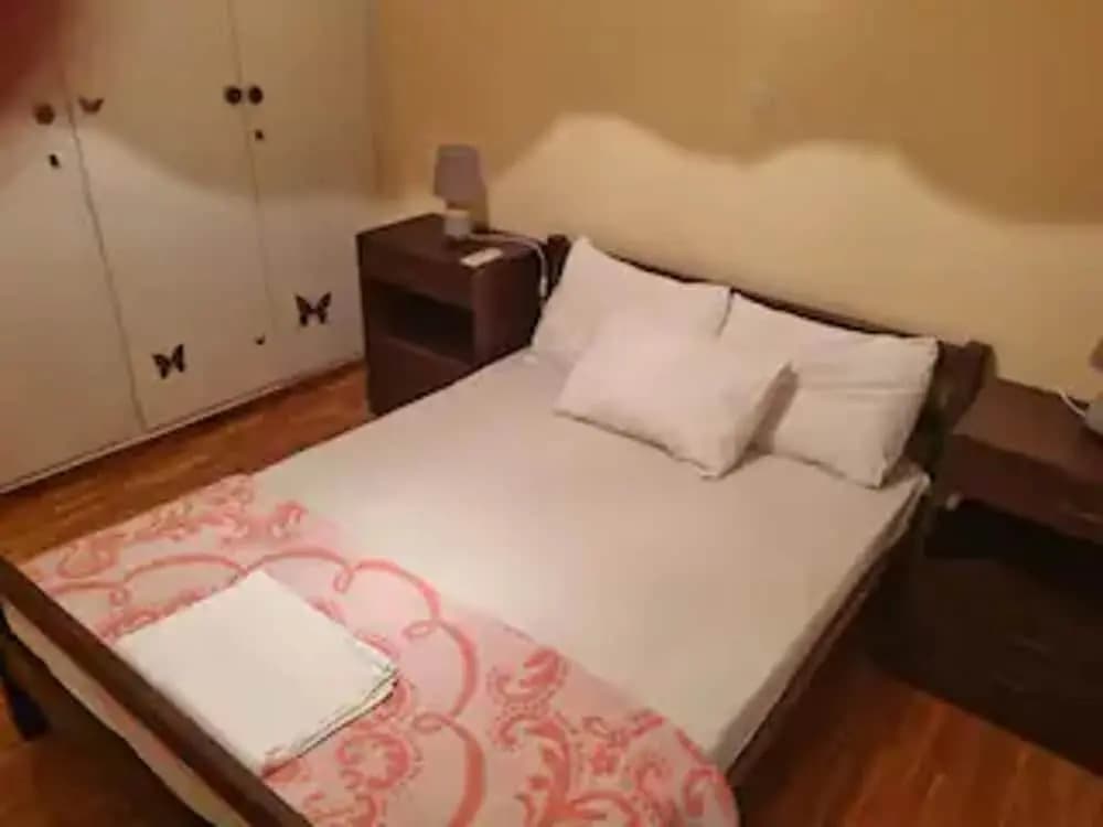 Lovely 1-bed Apartment in Athina - photo 1