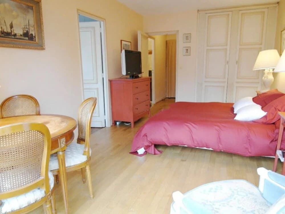 Apartment With one Bedroom in Paris, With Furnished Garden and Wifi - main photo