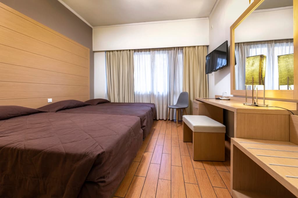 Parnon Hotel - photo 5