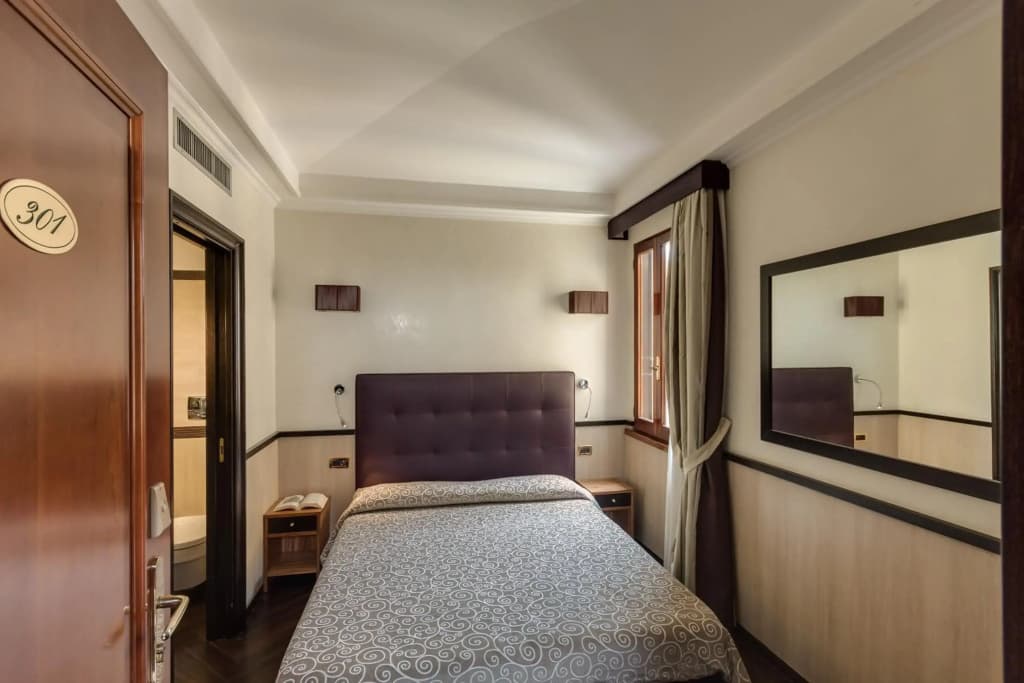 Hotel Borromeo - photo 45