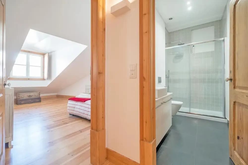 Superb Flat Cathedral & River View - photo 26