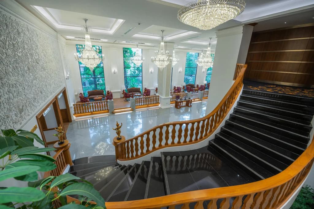 Empress Premier Hotel - photo 17