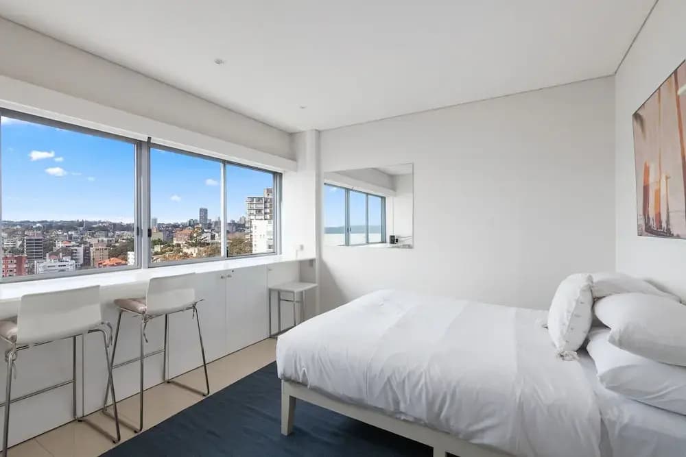 Studio in Elizabeth Bay With Pool & City Views - photo 3