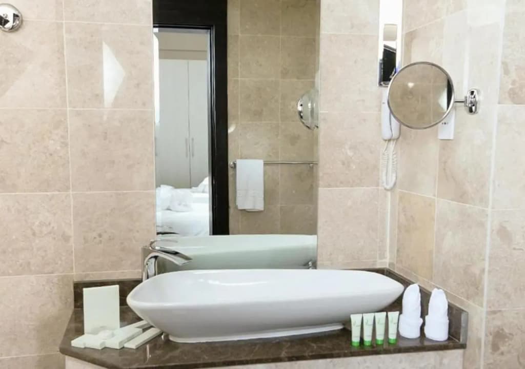 Victoria Hotel - photo 32
