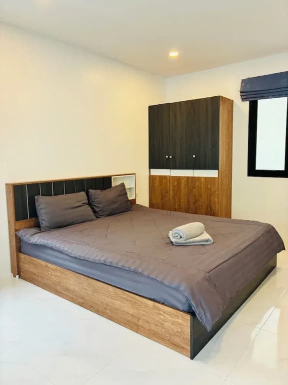 Hillside Haven-Luxury Room - photo 4