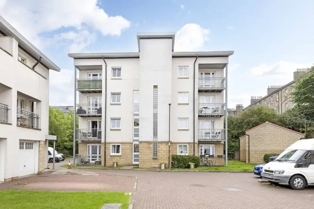 Elegant Flat with Balcony - photo 1