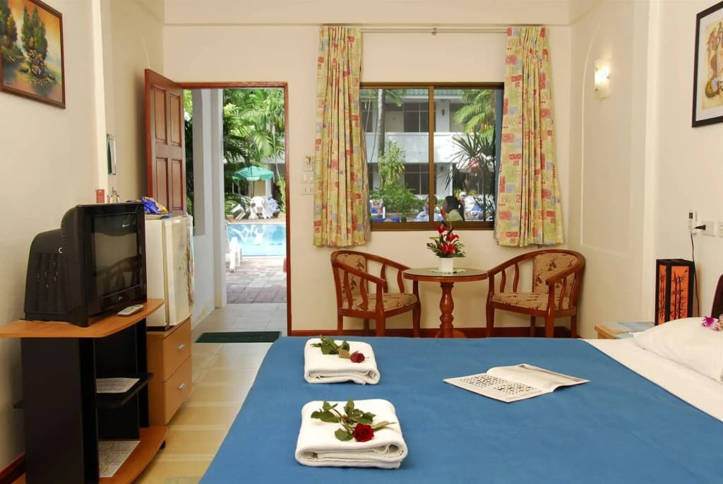 The Expat Hotel - photo 3