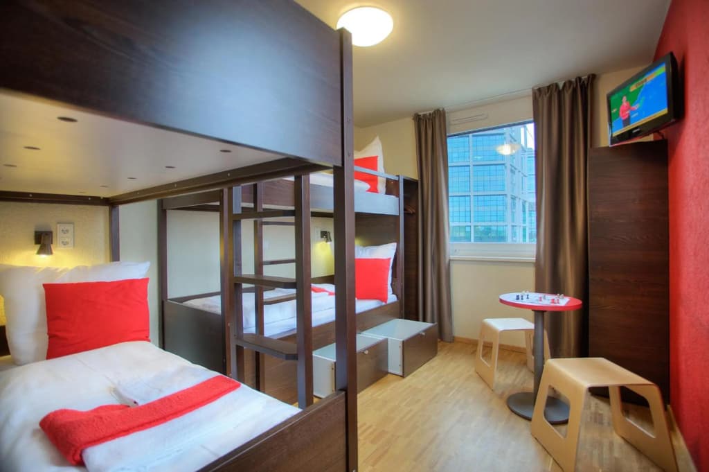 MEININGER Hotel Berlin Hauptbahnhof - photo 27